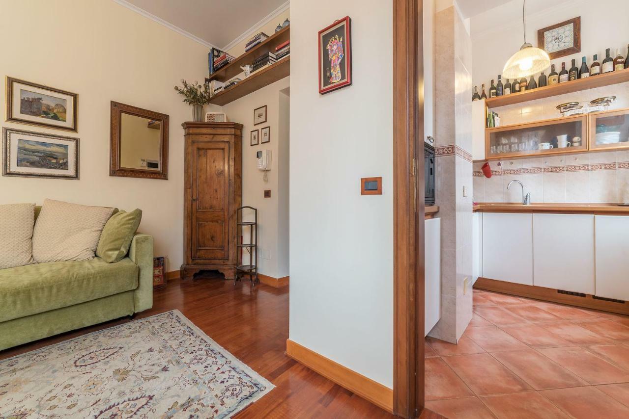 Domus Aurea & Colosseo Sweet Flat Rome Bagian luar foto