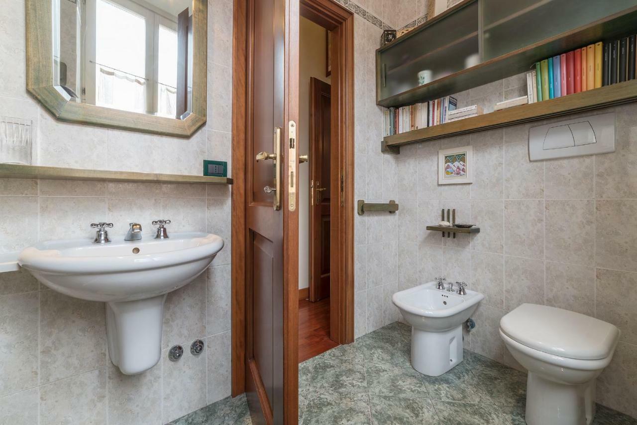 Domus Aurea & Colosseo Sweet Flat Rome Bagian luar foto