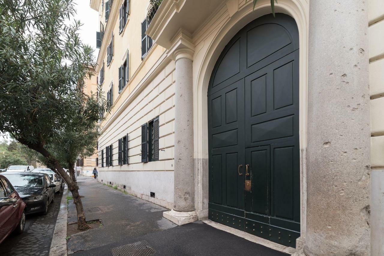 Domus Aurea & Colosseo Sweet Flat Rome Bagian luar foto