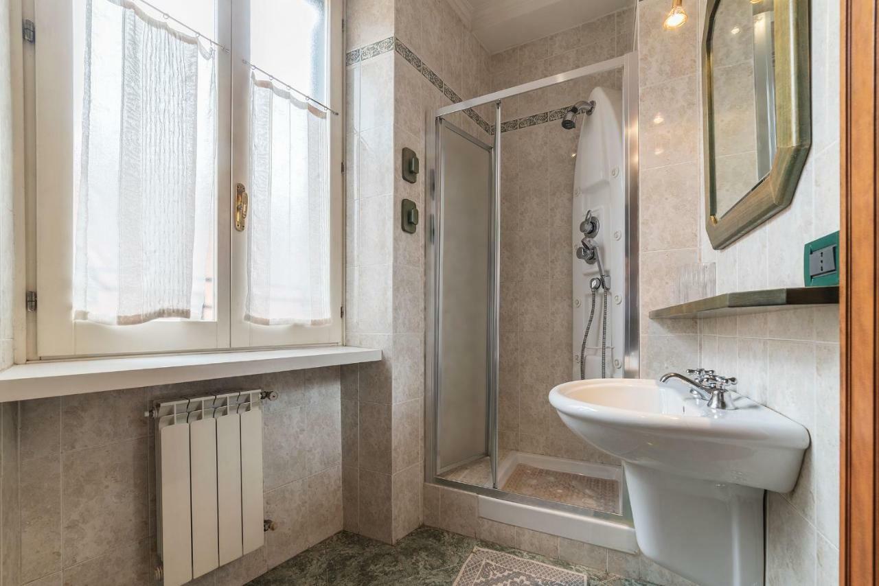 Domus Aurea & Colosseo Sweet Flat Rome Bagian luar foto